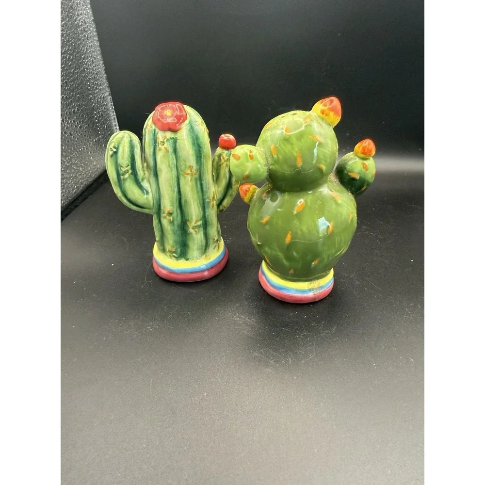 Vintage‎ Cactus Salt Pepper Shakers Set Ceramic Southwestern Desert Style